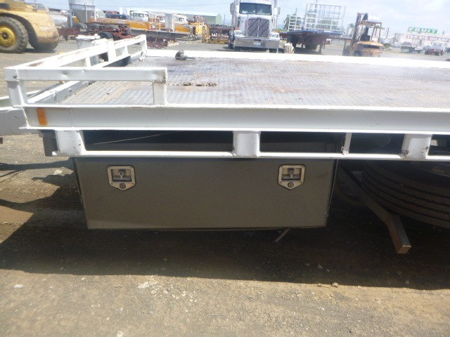 1984 CUSTOM TAG/PLANT (WITH RAMPS) TRAILER