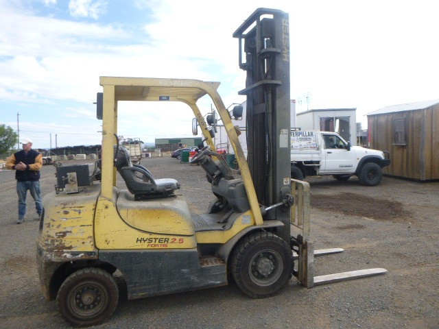HYSTER 2.5DX FORKLIFT LPG / PETROL COUNTERBALANCE