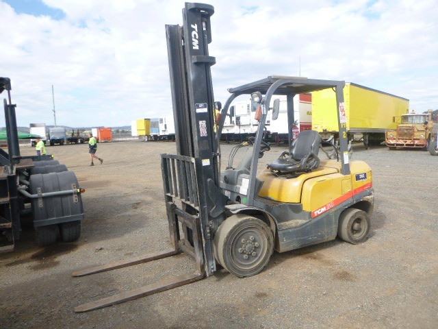 TCM FHG30 FORKLIFT