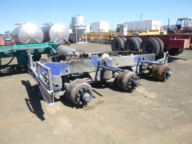 CUSTOM PARTS TRAILER TRI-AXLE SUSPENSION