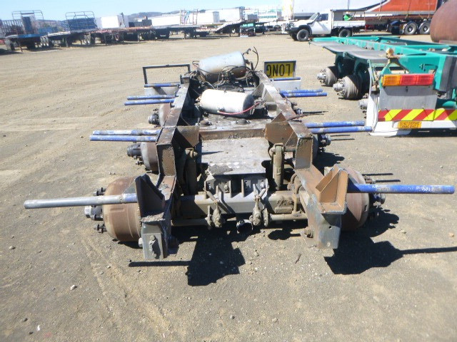 CUSTOM PARTS TRAILER TRI-AXLE SUSPENSION