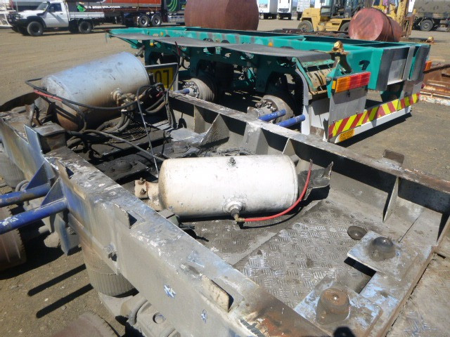 CUSTOM PARTS TRAILER TRI-AXLE SUSPENSION