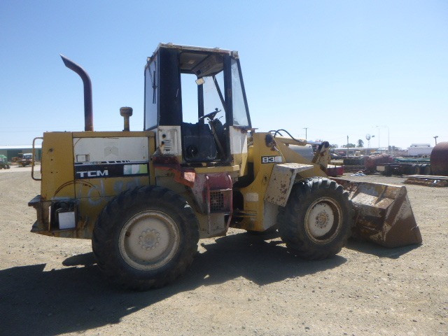 TCM 830 SERIES LOADER