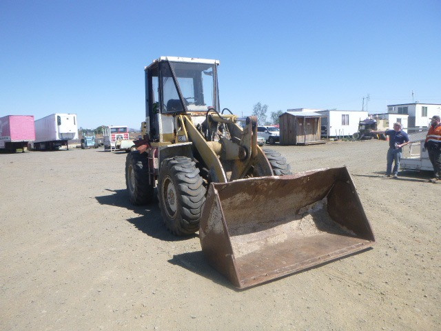 TCM 830 SERIES LOADER