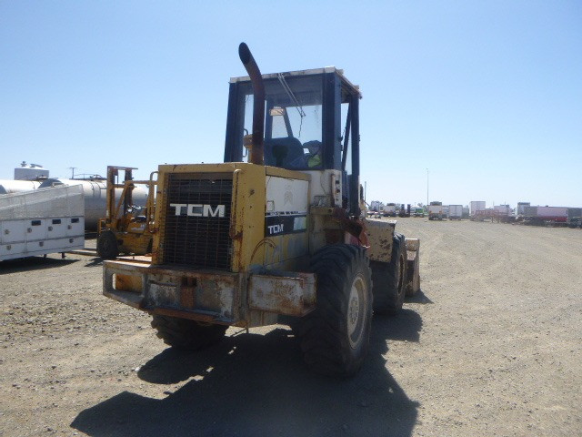 TCM 830 SERIES LOADER