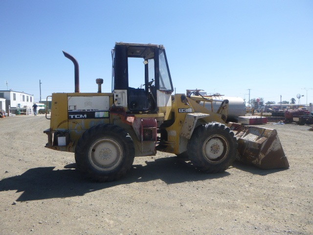 TCM 830 SERIES LOADER