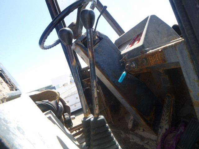 TCM 830 SERIES LOADER