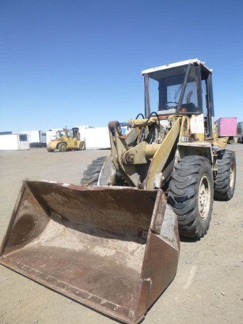 TCM 830 SERIES LOADER