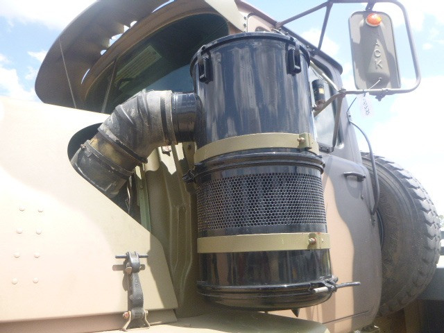 1982 MACK R 6X6 CARGO TRUCK MACK R 6X6 CARGO TRUCK TRUCK TRAY