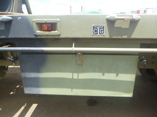1982 MACK R 6X6 CARGO TRUCK MACK R 6X6 CARGO TRUCK TRUCK TRAY