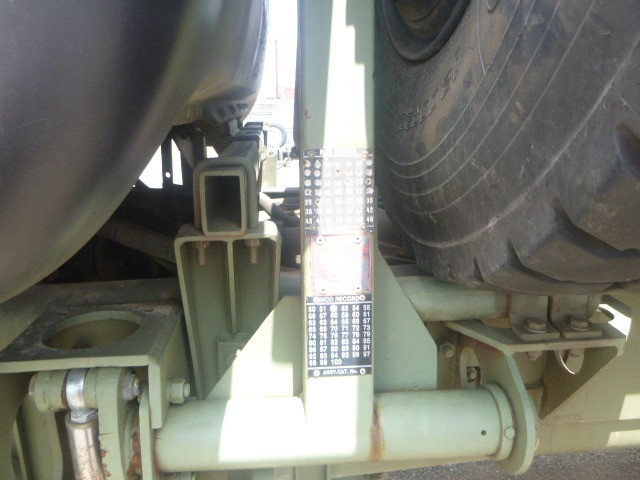 1982 MACK R 6X6 CARGO TRUCK MACK R 6X6 CARGO TRUCK TRUCK TRAY