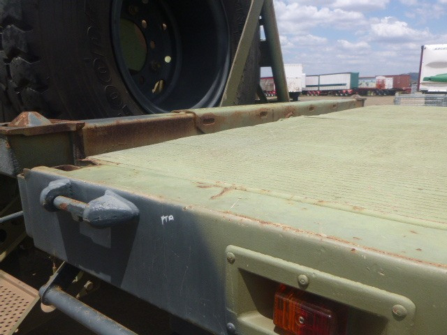 1982 MACK R 6X6 CARGO TRUCK MACK R 6X6 CARGO TRUCK TRUCK TRAY