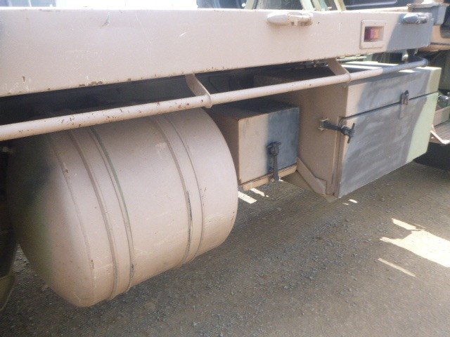 1982 MACK R 6X6 CARGO TRUCK MACK R 6X6 CARGO TRUCK TRUCK TRAY