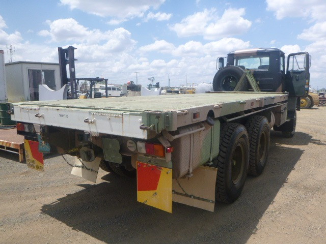 1982 MACK R 6X6 CARGO TRUCK MACK R 6X6 CARGO TRUCK TRUCK TRAY