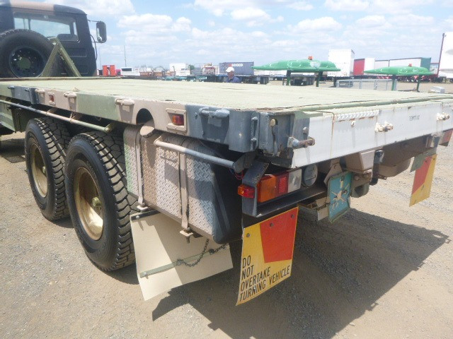 1982 MACK R 6X6 CARGO TRUCK MACK R 6X6 CARGO TRUCK TRUCK TRAY