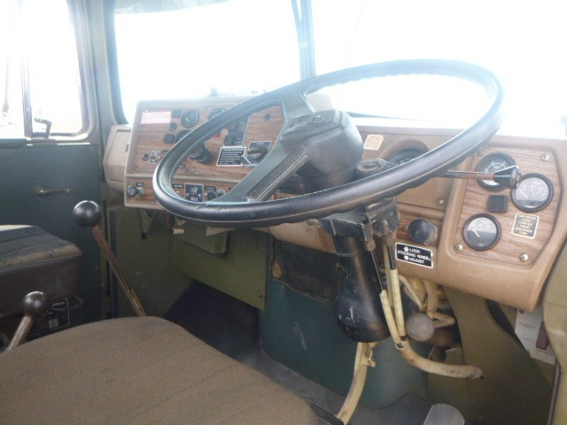 1982 MACK R 6X6 CARGO TRUCK MACK R 6X6 CARGO TRUCK TRUCK TRAY