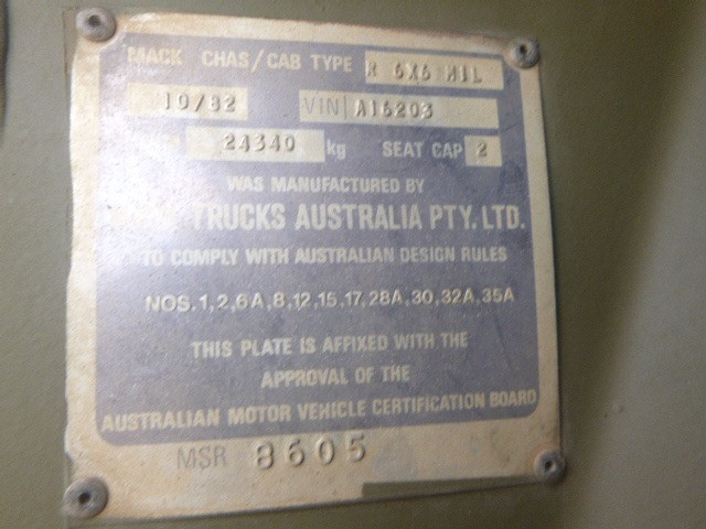 1982 MACK R 6X6 CARGO TRUCK MACK R 6X6 CARGO TRUCK TRUCK TRAY