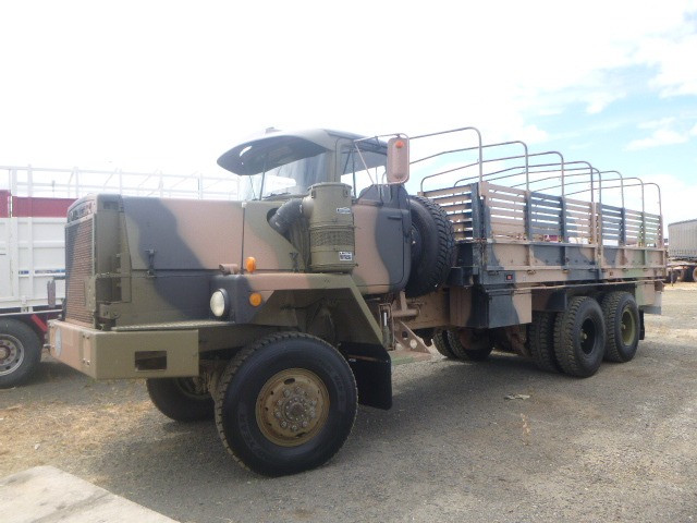 1982 MACK R 6X6 ARMY CARGO TRUCK