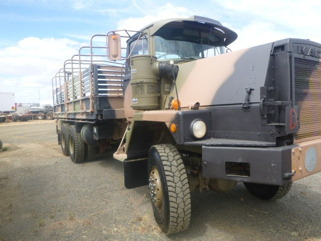 1982 MACK R 6X6 ARMY CARGO TRUCK