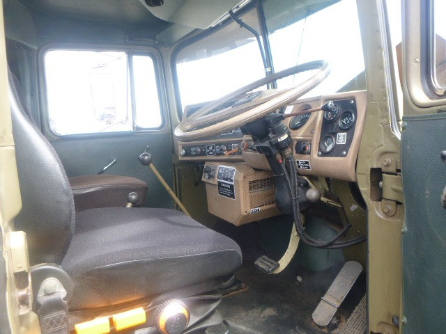 1982 MACK R 6X6 ARMY CARGO TRUCK