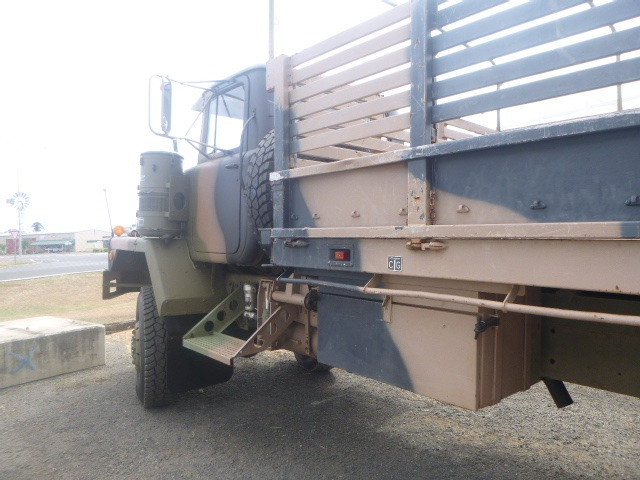 1982 MACK R 6X6 ARMY CARGO TRUCK