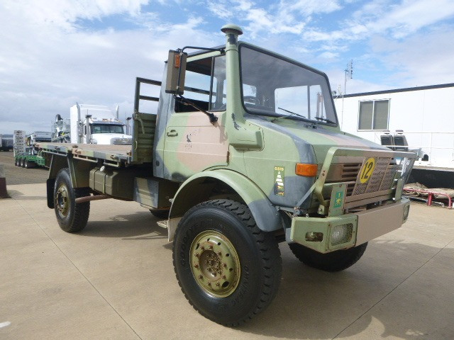1985 MERCEDES-BENZ UNIMOG MERCEDES BENZ UNIMOG TRUCK TRAY