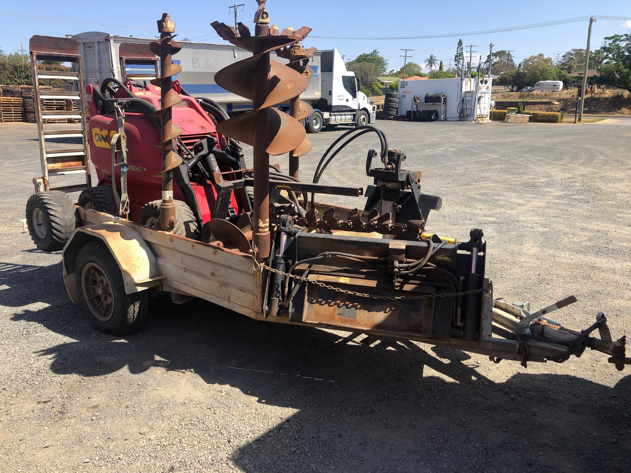 DINGO K9 LOADER SKID STEER