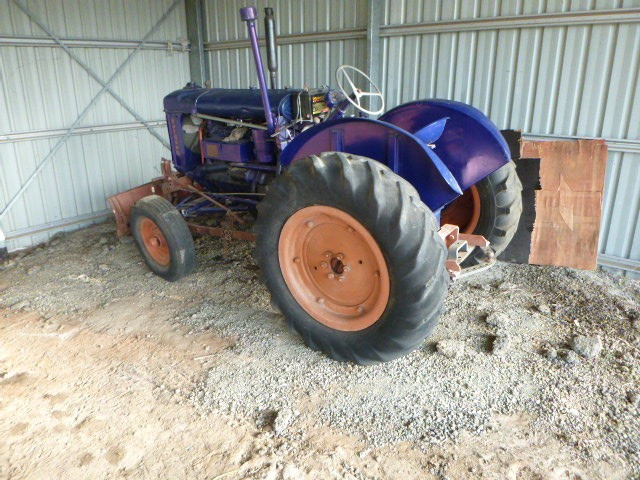 1949 FORDSON MAJOR FORDSON MAJOR TRACTOR TRACTOR 2WD