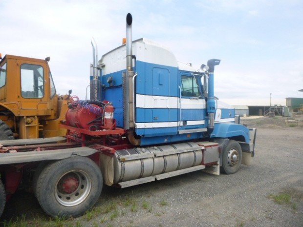 2004 MACK CHR TRI DRIVE 200T RATED MANUAL PRIMEMOVER