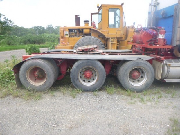 2004 MACK CHR TRI DRIVE 200T RATED MANUAL PRIMEMOVER