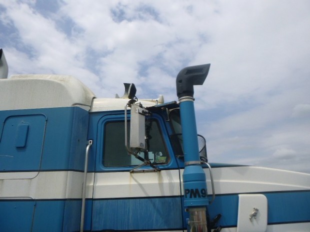 2004 MACK CHR TRI DRIVE 200T RATED MANUAL PRIMEMOVER