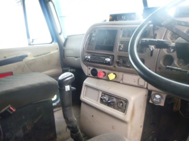 2004 MACK CHR TRI DRIVE 200T RATED MANUAL PRIMEMOVER