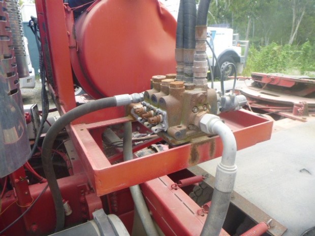 2004 MACK CHR TRI DRIVE 200T RATED MANUAL PRIMEMOVER