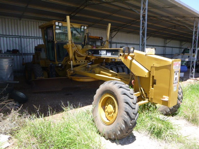 2000 CATERPILLAR 140H VHP ARTIC GRADER