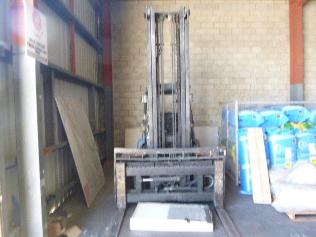 2000 TOYOTA FDT25 FORKLIFT
