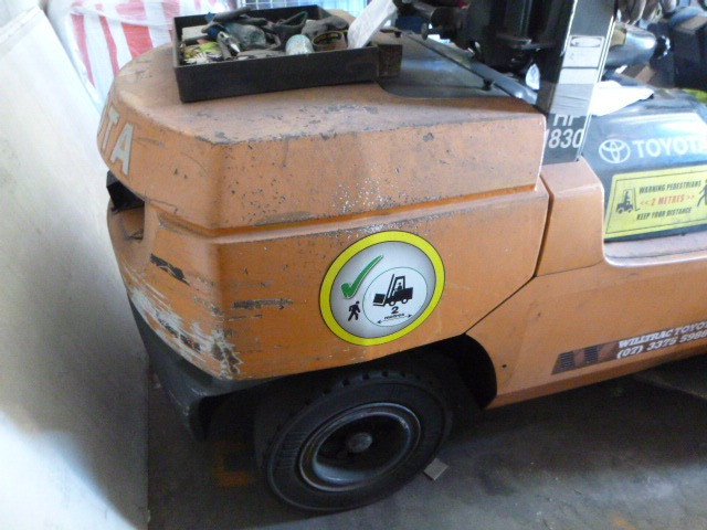 2000 TOYOTA FDT25 FORKLIFT