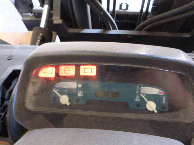 2000 TOYOTA FDT25 FORKLIFT