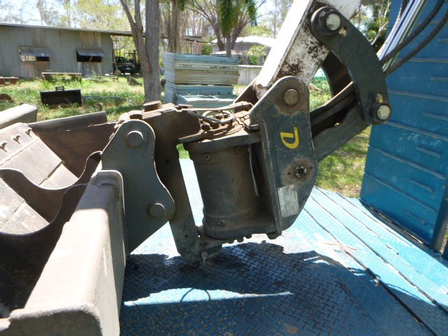 2015 BOBCAT E50 EXCAVATOR