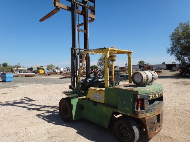 KOMATSU FG40-4 LPG / PETROL COUNTERBALANCE FORKLIFT 