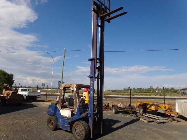 1989 LINDE H30 3 TONNE FORKLIFT