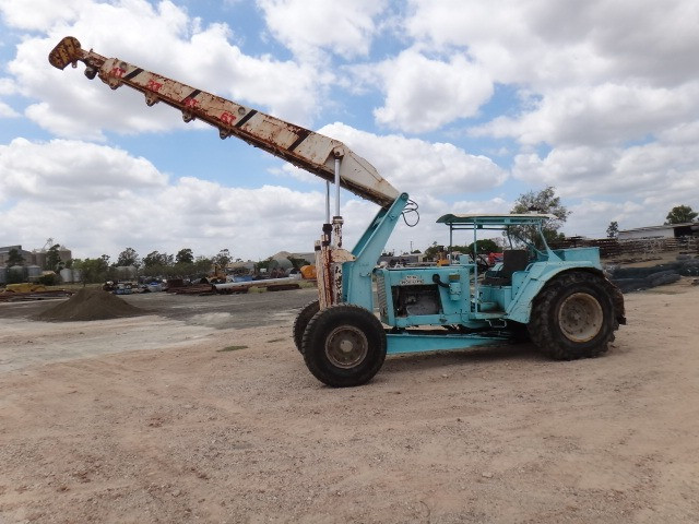 CHAMBERLAIN TC36 SERIES CRANE TRACTOR 2WD