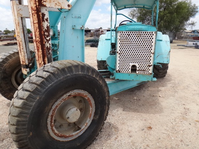 CHAMBERLAIN TC36 SERIES CRANE TRACTOR 2WD