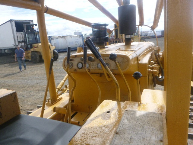 CATERPILLAR CAT D4D 49J STD TRACKED-DOZER