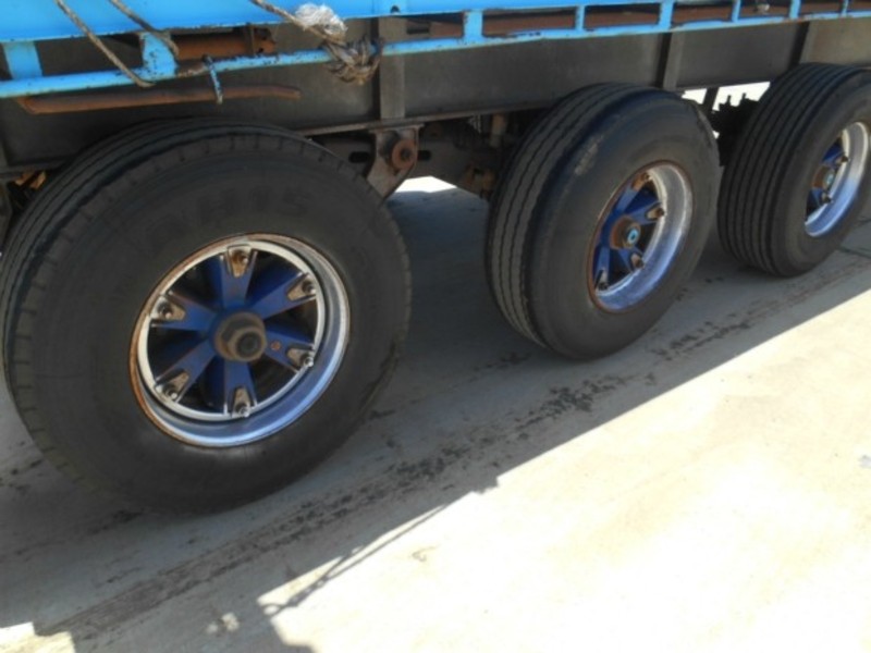 1990 Lusty EMS Convertible Semi Trailer
