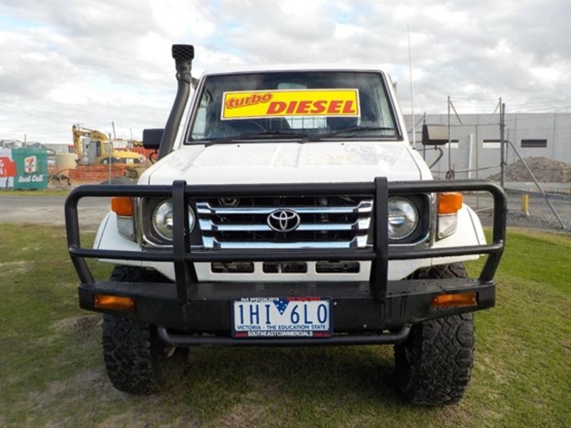 2005 TOYOTA LANDCRUISER RV HDJ79R