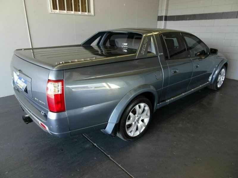 2005 HSV AVALANCHE XUV VYII