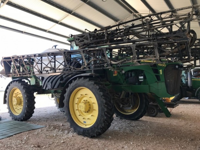 JOHN DEERE 4930 Sprayer