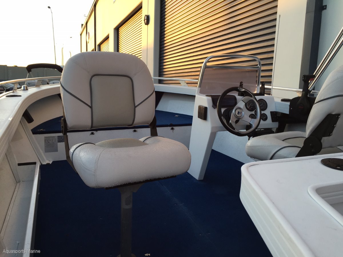 2019 QUINTREX 490 RENEGADE SIDE CONSOLE
