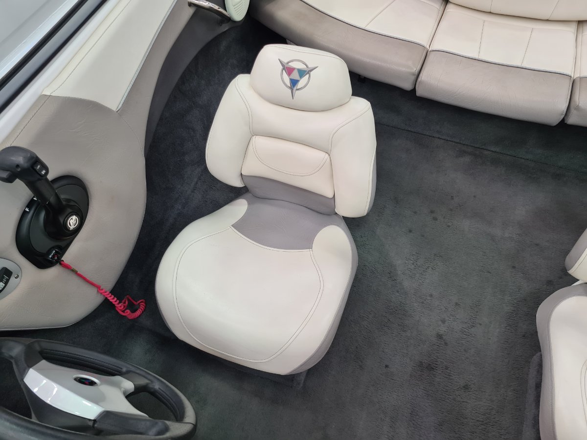 2011 CAMPION ALLANTE 485 RUNABOUT