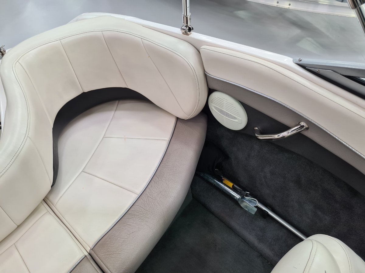 2011 CAMPION ALLANTE 485 RUNABOUT